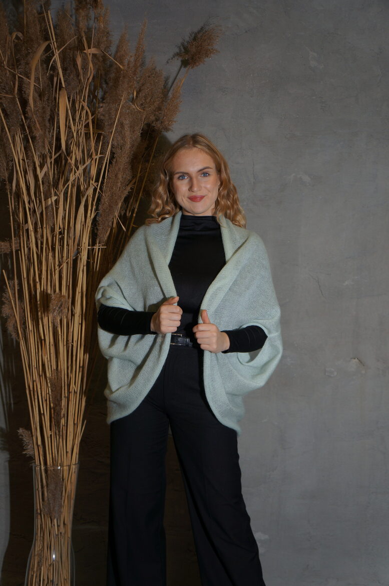 Adīta kidmohēras jaka gaiša piparmētras toņa