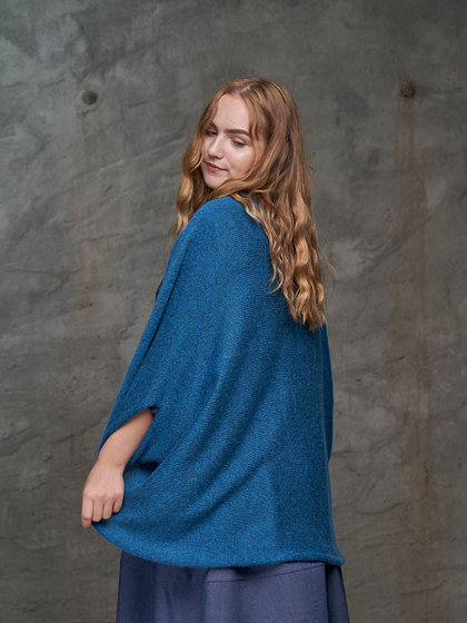 Adīta jaka jūras zila